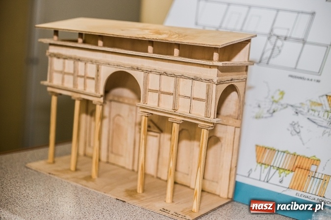 Zdjęcie w galerii na portalu naszraciborz.pl: Mnóstwo atrakcji i fun - Dzień Otwarty w PWSZ w Raciborzu wiadomości z regionu