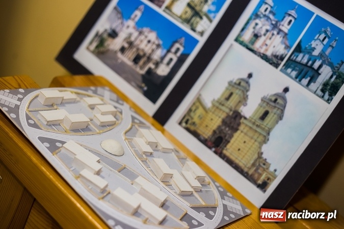 Zdjęcie w galerii na portalu naszraciborz.pl: Mnóstwo atrakcji i fun - Dzień Otwarty w PWSZ w Raciborzu wiadomości z regionu