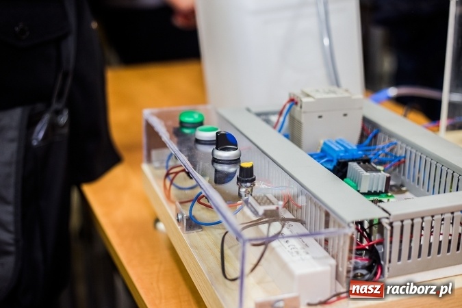 Zdjęcie w galerii na portalu naszraciborz.pl: Mnóstwo atrakcji i fun - Dzień Otwarty w PWSZ w Raciborzu wiadomości z regionu