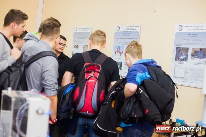 Zdjęcie w galerii na portalu naszraciborz.pl: Mnóstwo atrakcji i fun - Dzień Otwarty w PWSZ w Raciborzu wiadomości z regionu