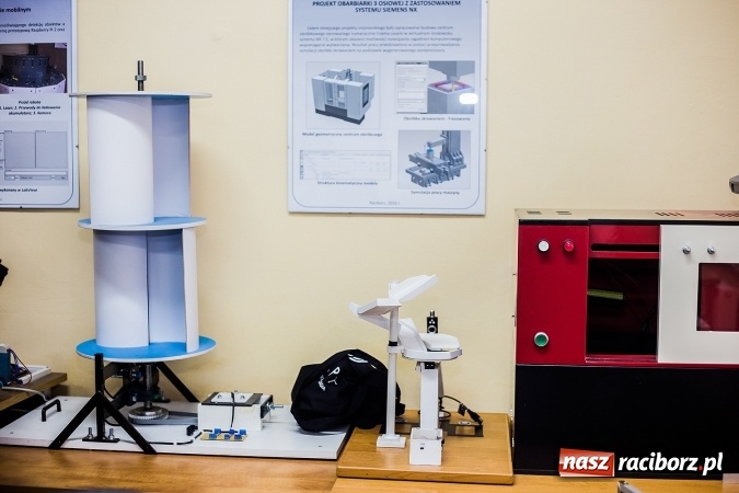 Zdjęcie w galerii na portalu naszraciborz.pl: Mnóstwo atrakcji i fun - Dzień Otwarty w PWSZ w Raciborzu wiadomości z regionu