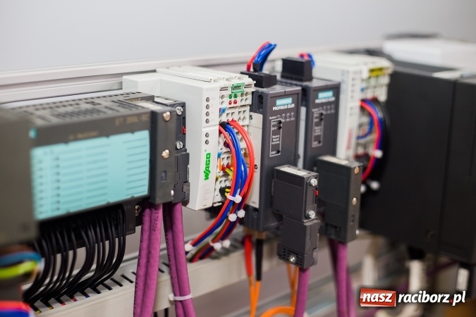 Zdjęcie w galerii na portalu naszraciborz.pl: Mnóstwo atrakcji i fun - Dzień Otwarty w PWSZ w Raciborzu wiadomości z regionu