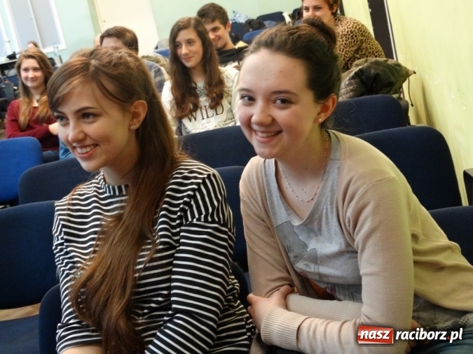 Zdjęcie w galerii na portalu naszraciborz.pl: Wielkie zainteresowanie zajęciami otwartymi w Młodzieżowym Domu Kultury wiadomości z regionu