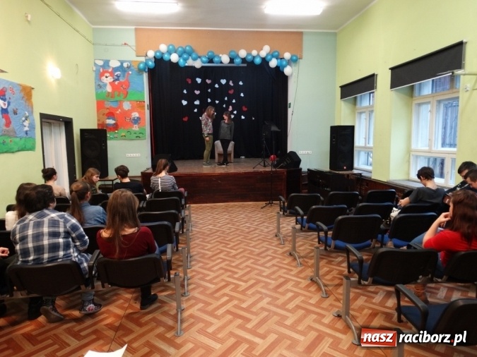 Zdjęcie w galerii na portalu naszraciborz.pl: Wielkie zainteresowanie zajęciami otwartymi w Młodzieżowym Domu Kultury wiadomości z regionu