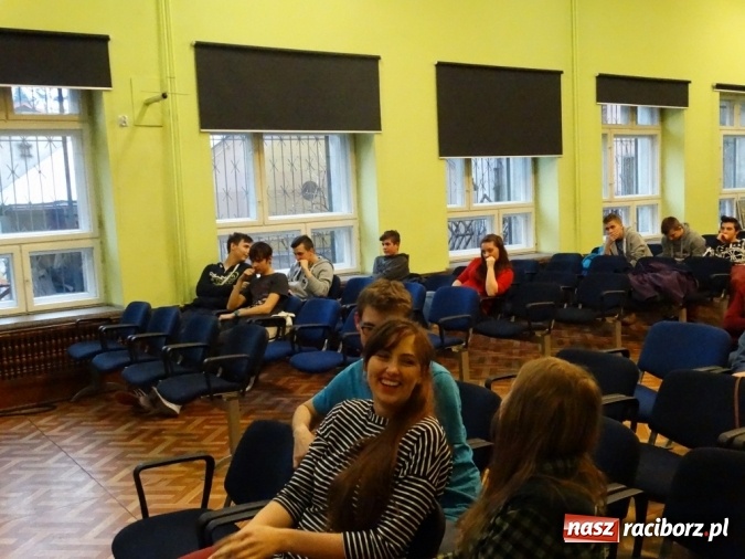 Zdjęcie w galerii na portalu naszraciborz.pl: Wielkie zainteresowanie zajęciami otwartymi w Młodzieżowym Domu Kultury wiadomości z regionu