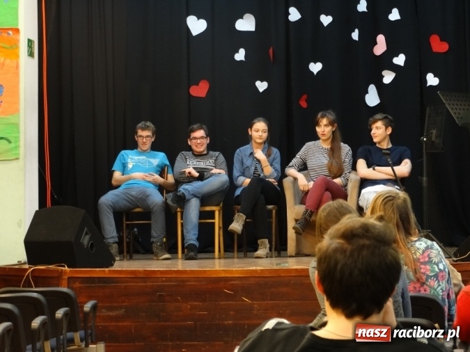 Zdjęcie w galerii na portalu naszraciborz.pl: Wielkie zainteresowanie zajęciami otwartymi w Młodzieżowym Domu Kultury wiadomości z regionu