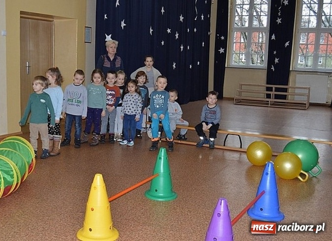 Zdjęcie w galerii na portalu naszraciborz.pl: Wizyta przedszkolaków w Szkole Podstawowej nr 4  wiadomości z regionu