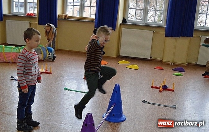 Zdjęcie w galerii na portalu naszraciborz.pl: Wizyta przedszkolaków w Szkole Podstawowej nr 4  wiadomości z regionu