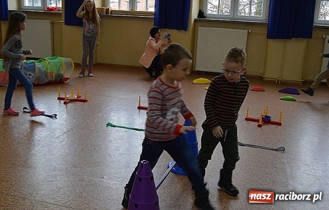 Zdjęcie w galerii na portalu naszraciborz.pl: Wizyta przedszkolaków w Szkole Podstawowej nr 4  wiadomości z regionu