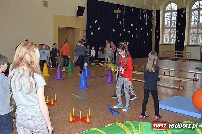 Zdjęcie w galerii na portalu naszraciborz.pl: Wizyta przedszkolaków w Szkole Podstawowej nr 4  wiadomości z regionu