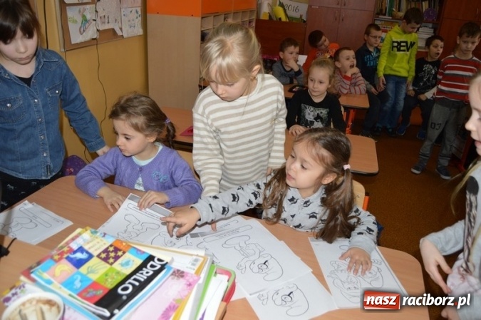 Zdjęcie w galerii na portalu naszraciborz.pl: Wizyta przedszkolaków w Szkole Podstawowej nr 4  wiadomości z regionu