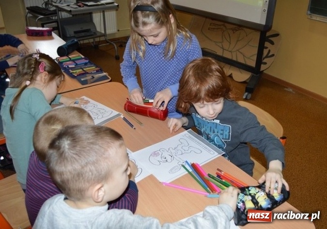 Zdjęcie w galerii na portalu naszraciborz.pl: Wizyta przedszkolaków w Szkole Podstawowej nr 4  wiadomości z regionu