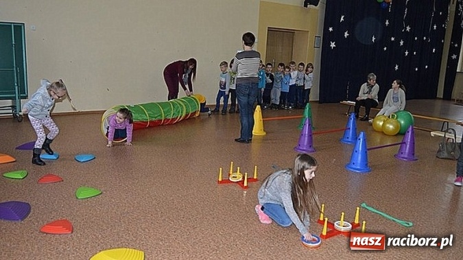 Zdjęcie w galerii na portalu naszraciborz.pl: Wizyta przedszkolaków w Szkole Podstawowej nr 4  wiadomości z regionu