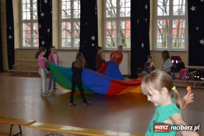 Zdjęcie w galerii na portalu naszraciborz.pl: Wizyta przedszkolaków w Szkole Podstawowej nr 4  wiadomości z regionu