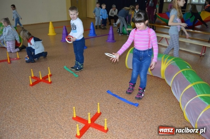 Zdjęcie w galerii na portalu naszraciborz.pl: Wizyta przedszkolaków w Szkole Podstawowej nr 4  wiadomości z regionu