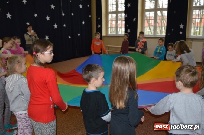 Zdjęcie w galerii na portalu naszraciborz.pl: Wizyta przedszkolaków w Szkole Podstawowej nr 4  wiadomości z regionu