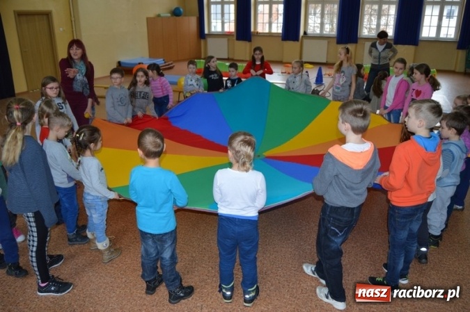 Zdjęcie w galerii na portalu naszraciborz.pl: Wizyta przedszkolaków w Szkole Podstawowej nr 4  wiadomości z regionu