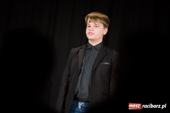 Zdjęcie w galerii na portalu naszraciborz.pl: Eliminacje powiatowe konkursu recytatorskiego Mały OKR wiadomości z regionu