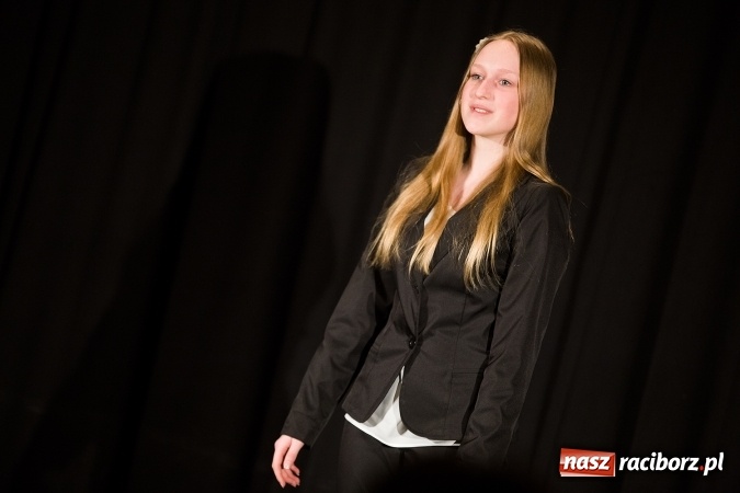 Zdjęcie w galerii na portalu naszraciborz.pl: Eliminacje powiatowe konkursu recytatorskiego Mały OKR wiadomości z regionu