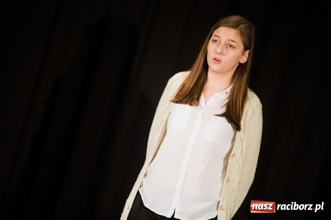 Zdjęcie w galerii na portalu naszraciborz.pl: Eliminacje powiatowe konkursu recytatorskiego Mały OKR wiadomości z regionu