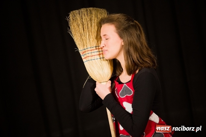 Zdjęcie w galerii na portalu naszraciborz.pl: Eliminacje powiatowe konkursu recytatorskiego Mały OKR wiadomości z regionu