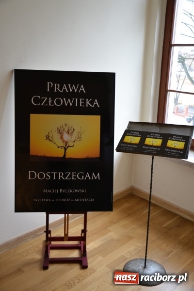 Zdjęcie w galerii na portalu naszraciborz.pl: Prawa człowieka dostrzegam - na zamku otwarto nową wystawę wiadomości z regionu