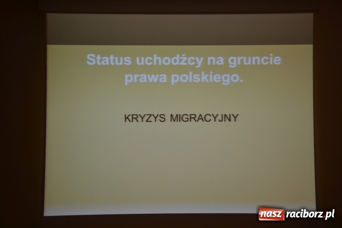 Zdjęcie w galerii na portalu naszraciborz.pl: Prawa człowieka dostrzegam - na zamku otwarto nową wystawę wiadomości z regionu