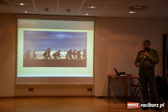 Zdjęcie w galerii na portalu naszraciborz.pl: Prawa człowieka dostrzegam - na zamku otwarto nową wystawę wiadomości z regionu