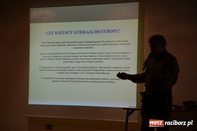 Zdjęcie w galerii na portalu naszraciborz.pl: Prawa człowieka dostrzegam - na zamku otwarto nową wystawę wiadomości z regionu