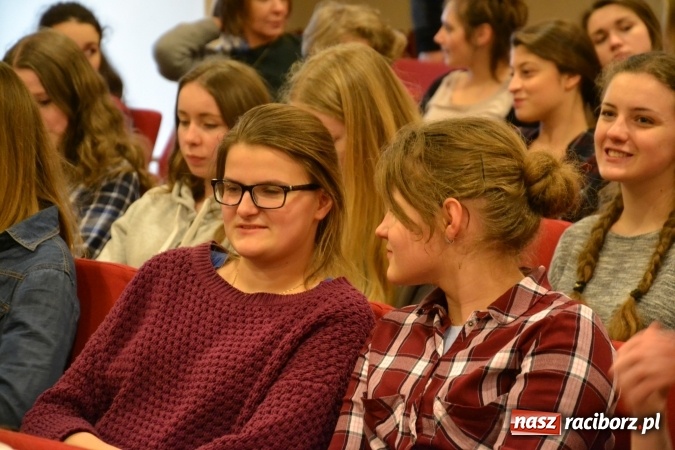 Zdjęcie w galerii na portalu naszraciborz.pl: Prawa człowieka dostrzegam - na zamku otwarto nową wystawę wiadomości z regionu