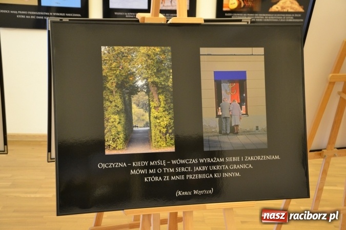 Zdjęcie w galerii na portalu naszraciborz.pl: Prawa człowieka dostrzegam - na zamku otwarto nową wystawę wiadomości z regionu