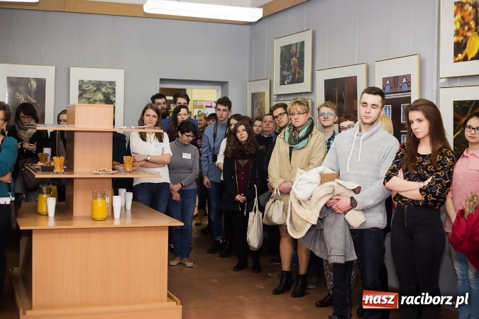 Zdjęcie w galerii na portalu naszraciborz.pl: Liceum Plastyczne i Kontrasty w Galerii Gawra wiadomości z regionu