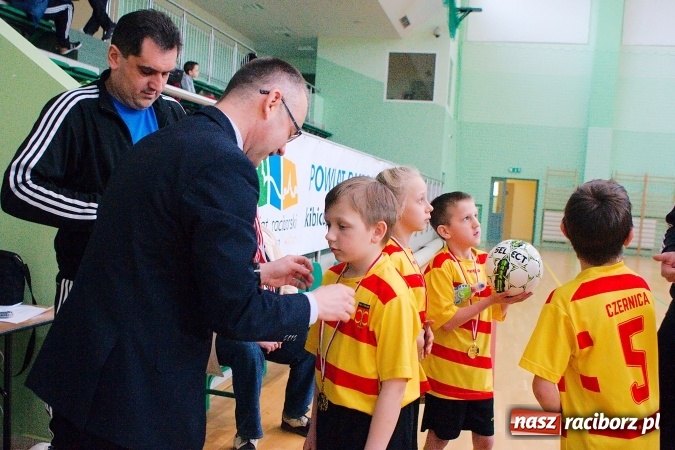 Zdjęcie w galerii na portalu naszraciborz.pl: Ostateczne rozstrzygnięcia w Zimowej Lidze Orlików. MKP Odra Centrum pierwsza, zespoły z powiatu na podium wiadomości z regionu