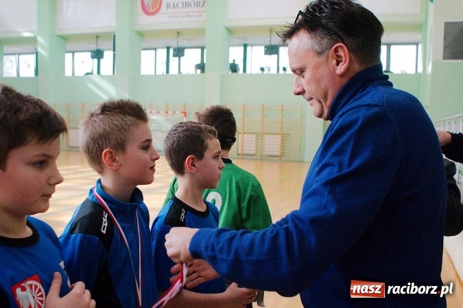 Zdjęcie w galerii na portalu naszraciborz.pl: Ostateczne rozstrzygnięcia w Zimowej Lidze Orlików. MKP Odra Centrum pierwsza, zespoły z powiatu na podium wiadomości z regionu