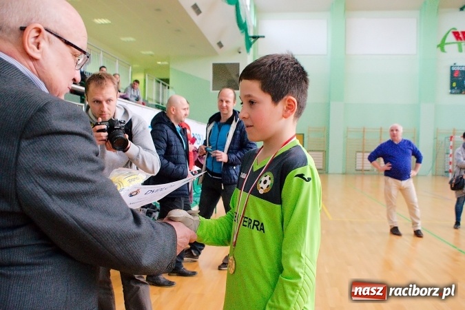 Zdjęcie w galerii na portalu naszraciborz.pl: Ostateczne rozstrzygnięcia w Zimowej Lidze Orlików. MKP Odra Centrum pierwsza, zespoły z powiatu na podium wiadomości z regionu
