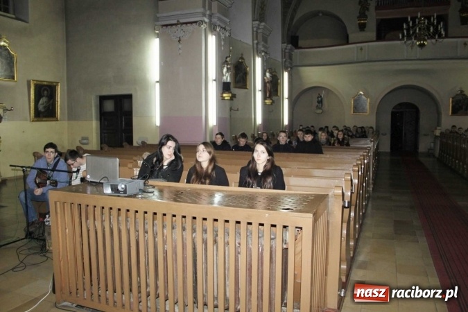 Zdjęcie w galerii na portalu naszraciborz.pl: Jezus siłą mą - diecezjalne spotkanie młodzieży w Wojnowicach wiadomości z regionu