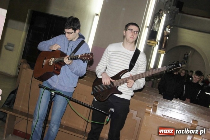 Zdjęcie w galerii na portalu naszraciborz.pl: Jezus siłą mą - diecezjalne spotkanie młodzieży w Wojnowicach wiadomości z regionu