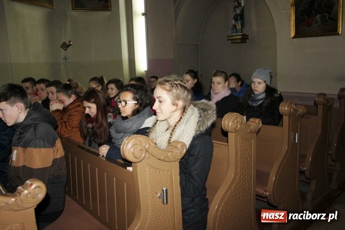 Zdjęcie w galerii na portalu naszraciborz.pl: Jezus siłą mą - diecezjalne spotkanie młodzieży w Wojnowicach wiadomości z regionu