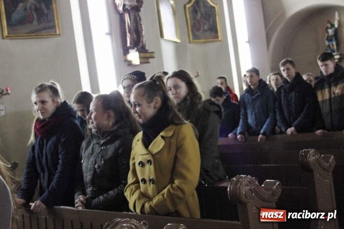 Zdjęcie w galerii na portalu naszraciborz.pl: Jezus siłą mą - diecezjalne spotkanie młodzieży w Wojnowicach wiadomości z regionu