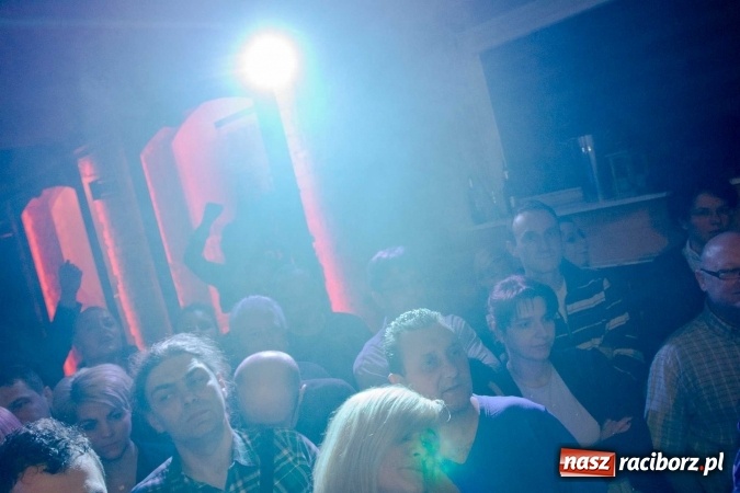 Zdjęcie w galerii na portalu naszraciborz.pl: Wieża radości, wieża samotności, czyli Sztywny Pal Azji w raciborskiej Piwnicy  wiadomości z regionu