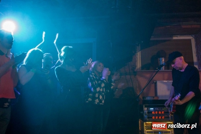 Zdjęcie w galerii na portalu naszraciborz.pl: Wieża radości, wieża samotności, czyli Sztywny Pal Azji w raciborskiej Piwnicy  wiadomości z regionu