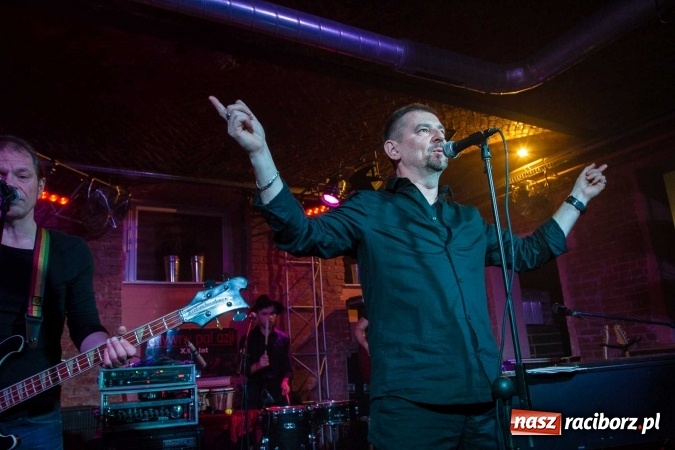 Zdjęcie w galerii na portalu naszraciborz.pl: Wieża radości, wieża samotności, czyli Sztywny Pal Azji w raciborskiej Piwnicy  wiadomości z regionu