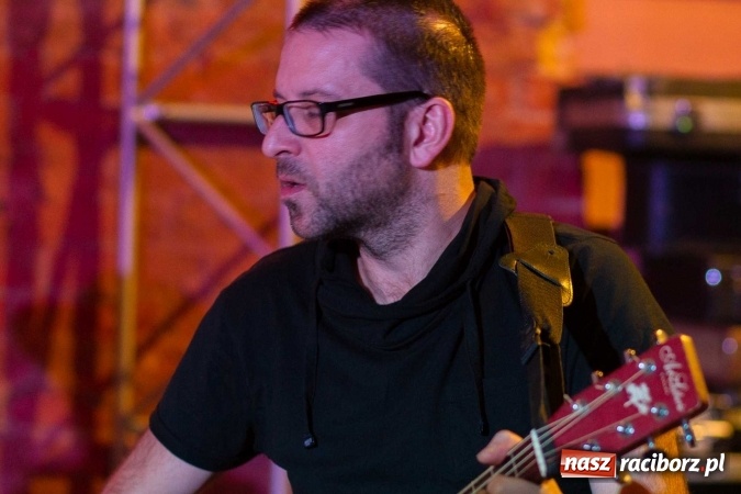 Zdjęcie w galerii na portalu naszraciborz.pl: Wieża radości, wieża samotności, czyli Sztywny Pal Azji w raciborskiej Piwnicy  wiadomości z regionu