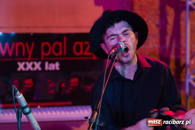 Zdjęcie w galerii na portalu naszraciborz.pl: Wieża radości, wieża samotności, czyli Sztywny Pal Azji w raciborskiej Piwnicy  wiadomości z regionu