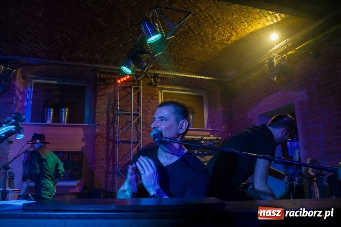 Zdjęcie w galerii na portalu naszraciborz.pl: Wieża radości, wieża samotności, czyli Sztywny Pal Azji w raciborskiej Piwnicy  wiadomości z regionu