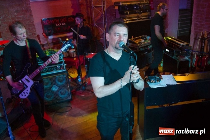 Zdjęcie w galerii na portalu naszraciborz.pl: Wieża radości, wieża samotności, czyli Sztywny Pal Azji w raciborskiej Piwnicy  wiadomości z regionu