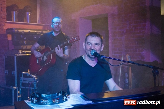 Zdjęcie w galerii na portalu naszraciborz.pl: Wieża radości, wieża samotności, czyli Sztywny Pal Azji w raciborskiej Piwnicy  wiadomości z regionu