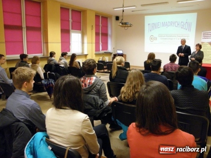 Zdjęcie w galerii na portalu naszraciborz.pl: Mądre Głowy 2016 - turniej w CKZiU nr 1 wiadomości z regionu