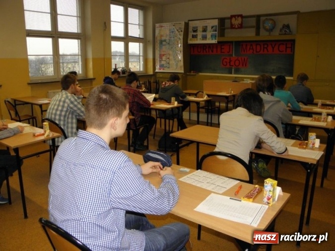 Zdjęcie w galerii na portalu naszraciborz.pl: Mądre Głowy 2016 - turniej w CKZiU nr 1 wiadomości z regionu