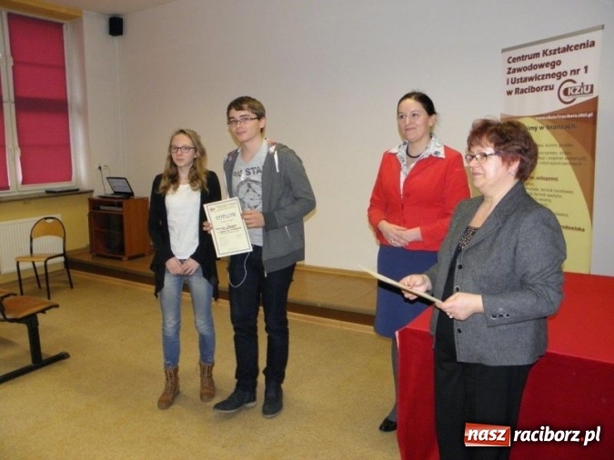 Zdjęcie w galerii na portalu naszraciborz.pl: Mądre Głowy 2016 - turniej w CKZiU nr 1 wiadomości z regionu